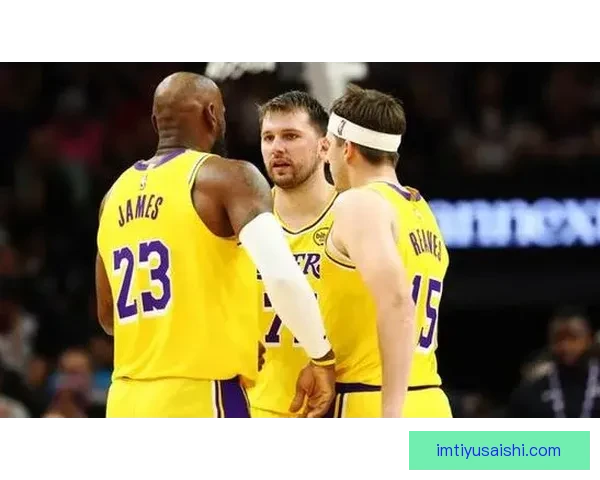 詹姆斯凌晨抵达迈阿密出战热火追平帕里什纪录